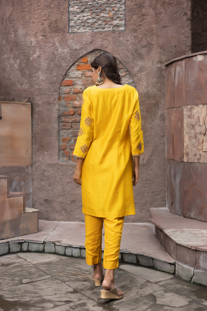 Yellow Chanderi Dori Embroidered kurta Set