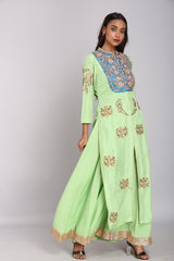 Green kurta set with zari work