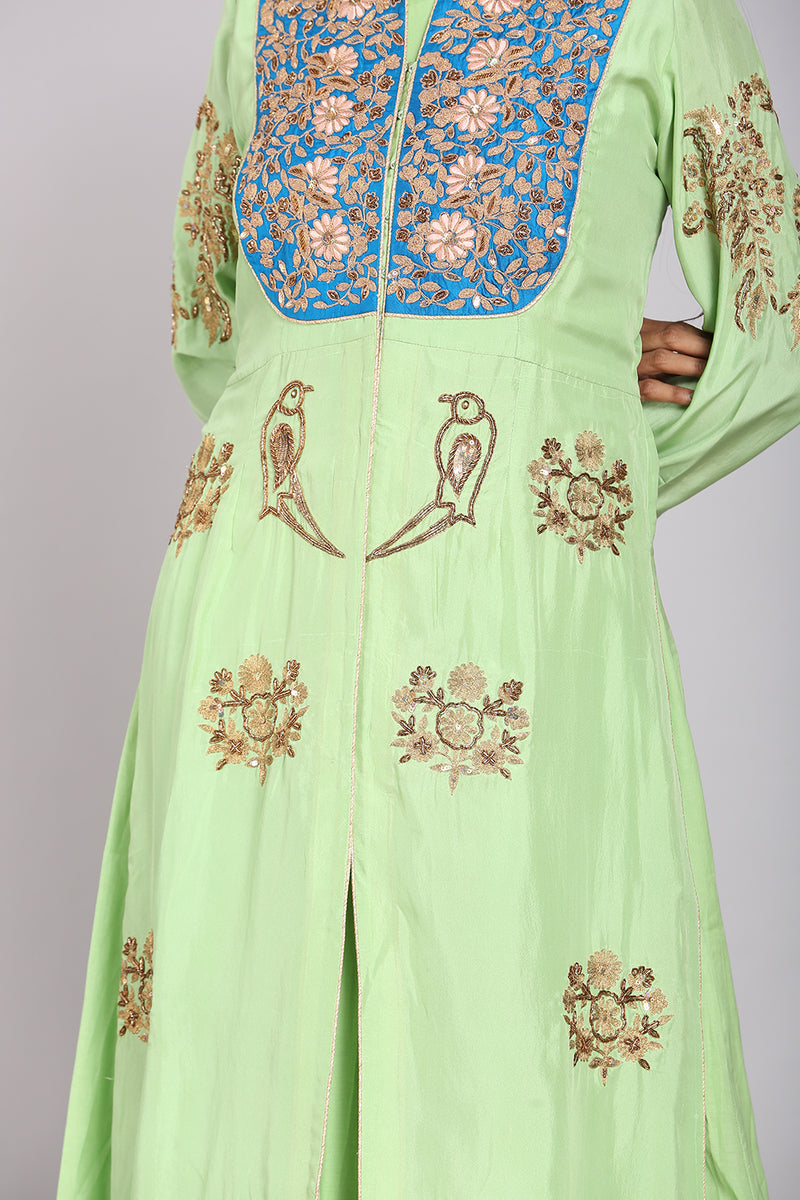 Green kurta set with zari work